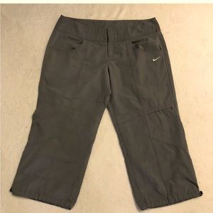 Nike Pants Womens Extra Small Green
White Capris Nike Swoosh Outdoor